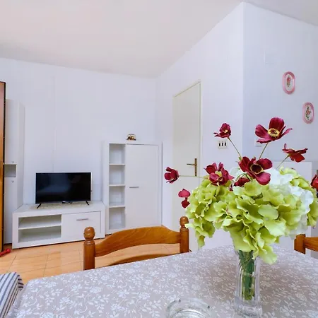 Milo 1 Your Cozy Retreat In Mali Lošinj